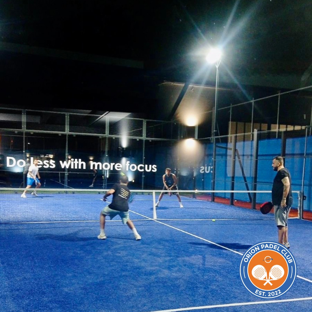 Νυχτερινό παιχνίδι στο Orion Padel Club